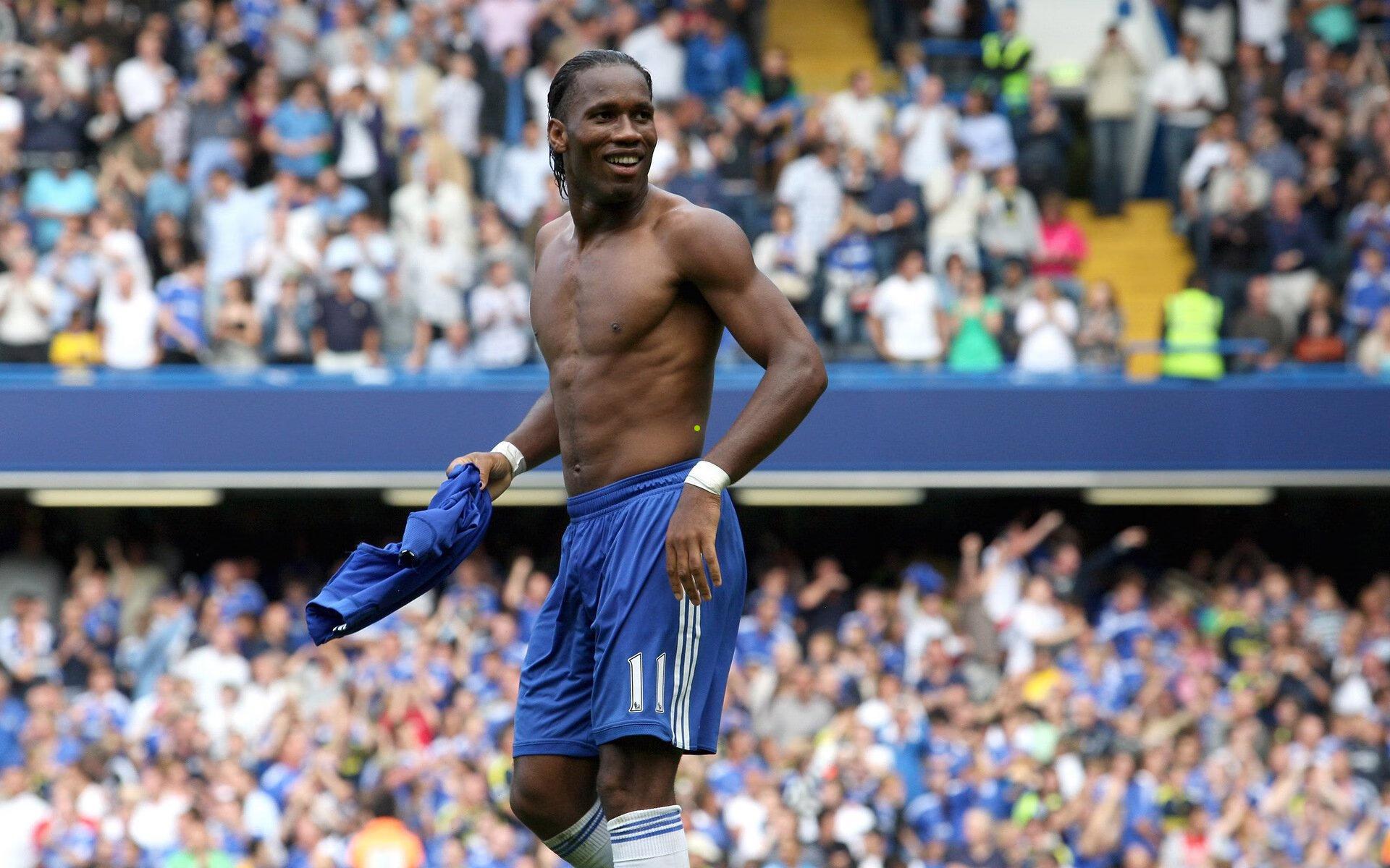 詹姆斯赞誉艾顿，机会把握大师与球队稳固后盾