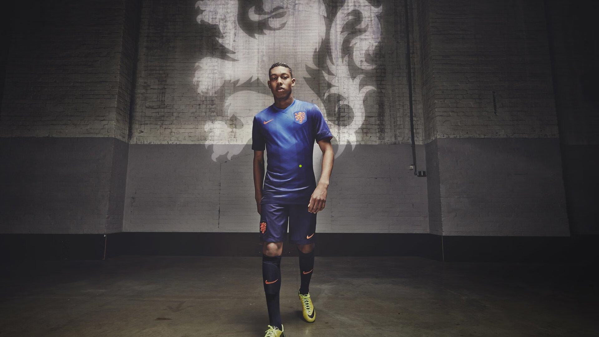 欧青赛预选赛激战半场，奥地利与意大利U17互交白卷，战术博弈成焦点